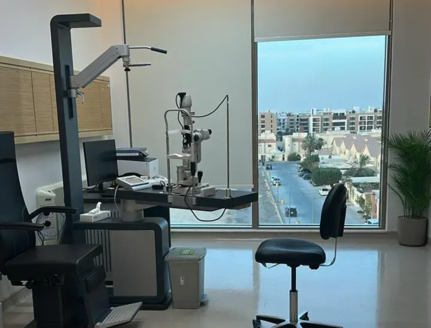 عيادة الدكتور تركي بن دخيل في الطابق الثالث